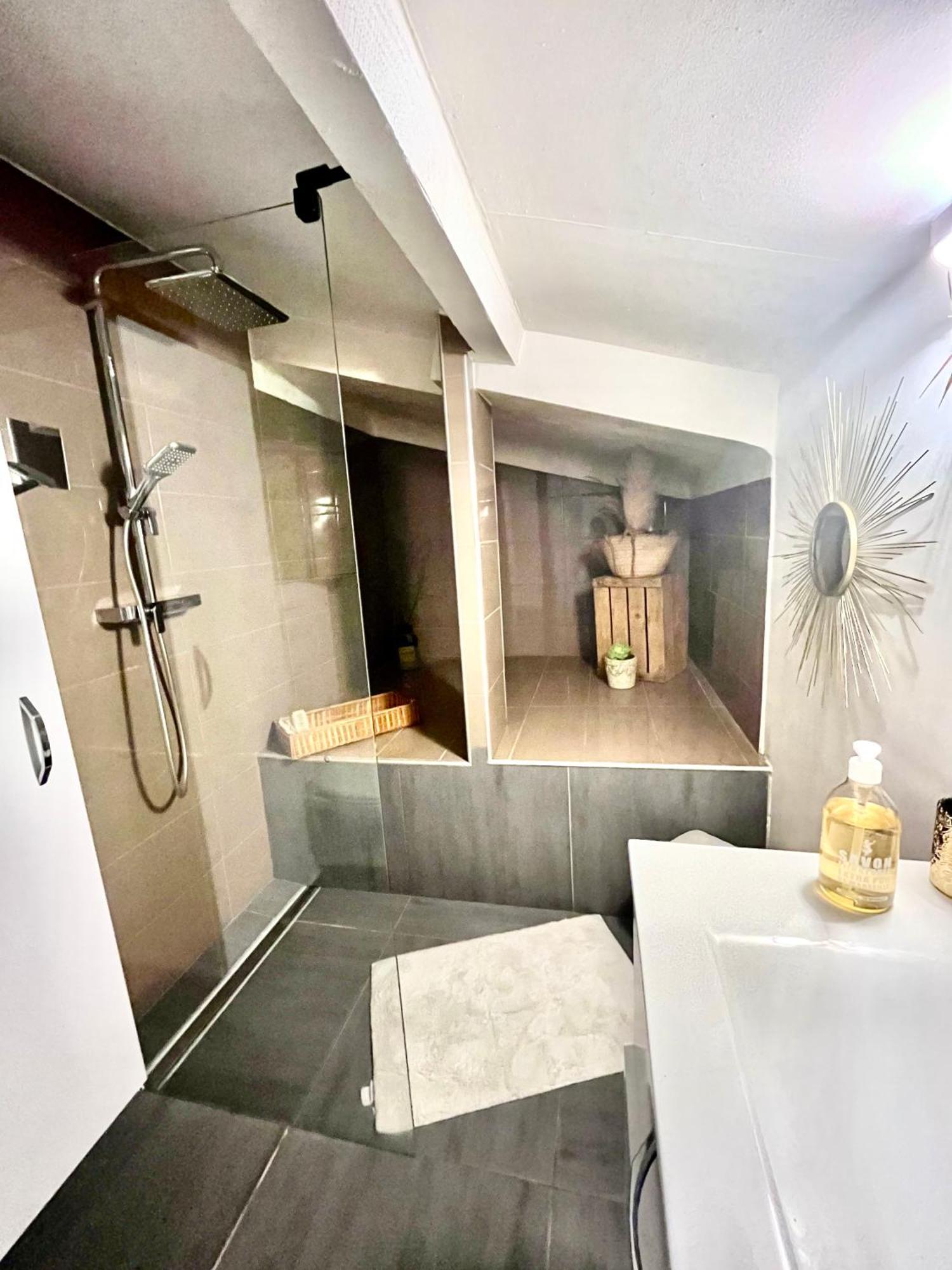 Loft Atypique Au Milieu Des Champs Apartment Tourrettes Bagian luar foto
